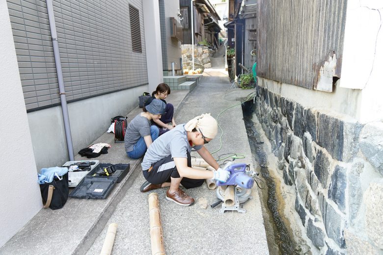 竹キャンドルの作成風景